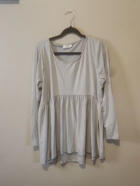 Zenana Outfitters Light Gray Long-Sleeve Peplum Tunic
